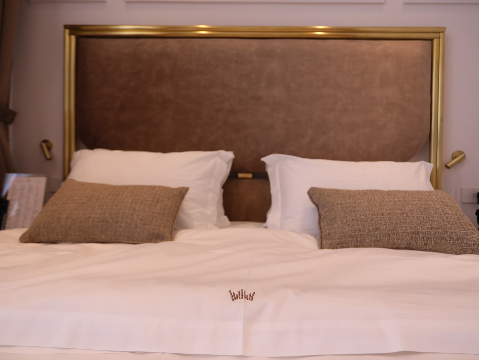 Standard double room-min